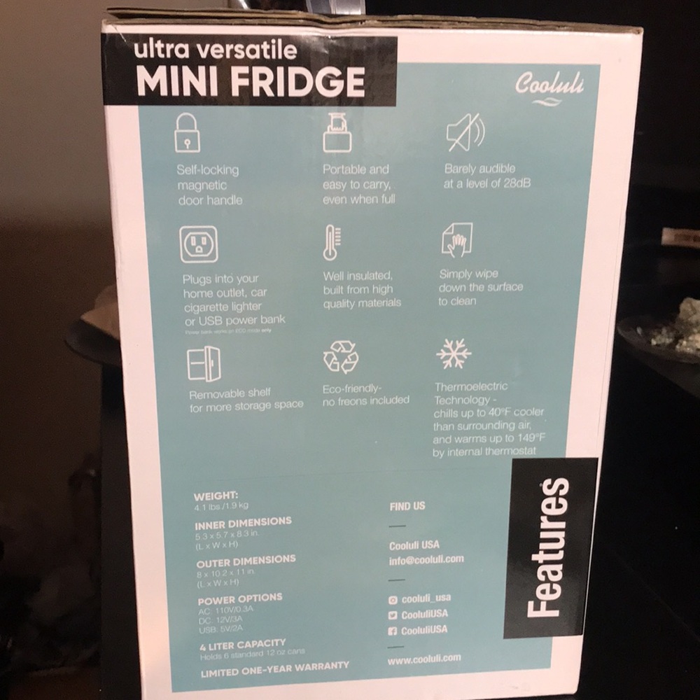 NIB MINI BEAUTY FRIDGE - Picture 2 of 5